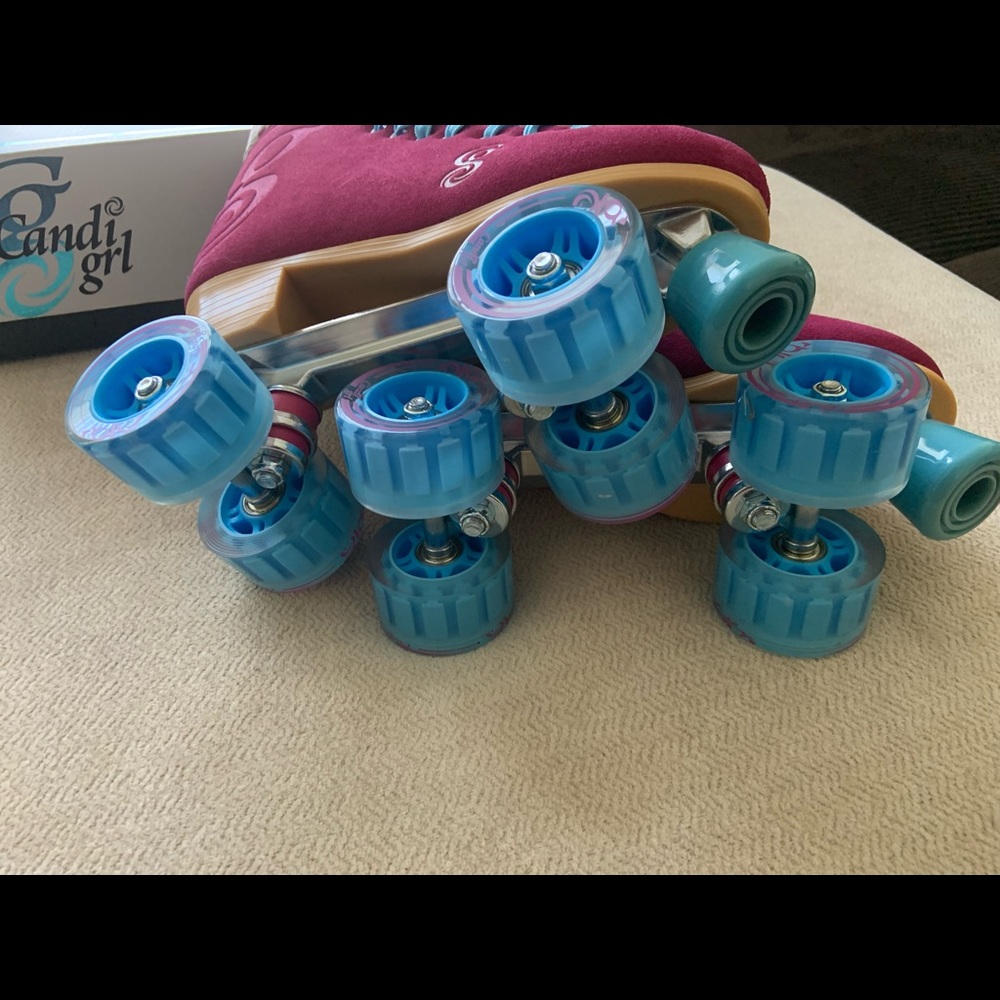 Candi Girl Skates, New - Picture 7 of 8